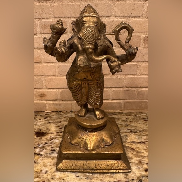 Chaturbhuja Lord Ganesha Madhuchista Vidhana Lost Wax Panchaloha Bronze Statue